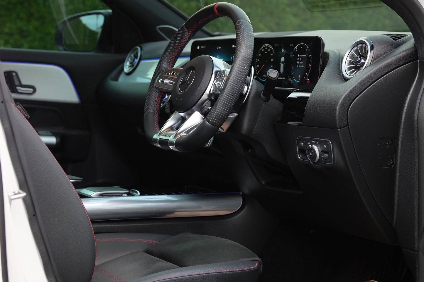 ベンツ GLA250AMG ダイナミック W156