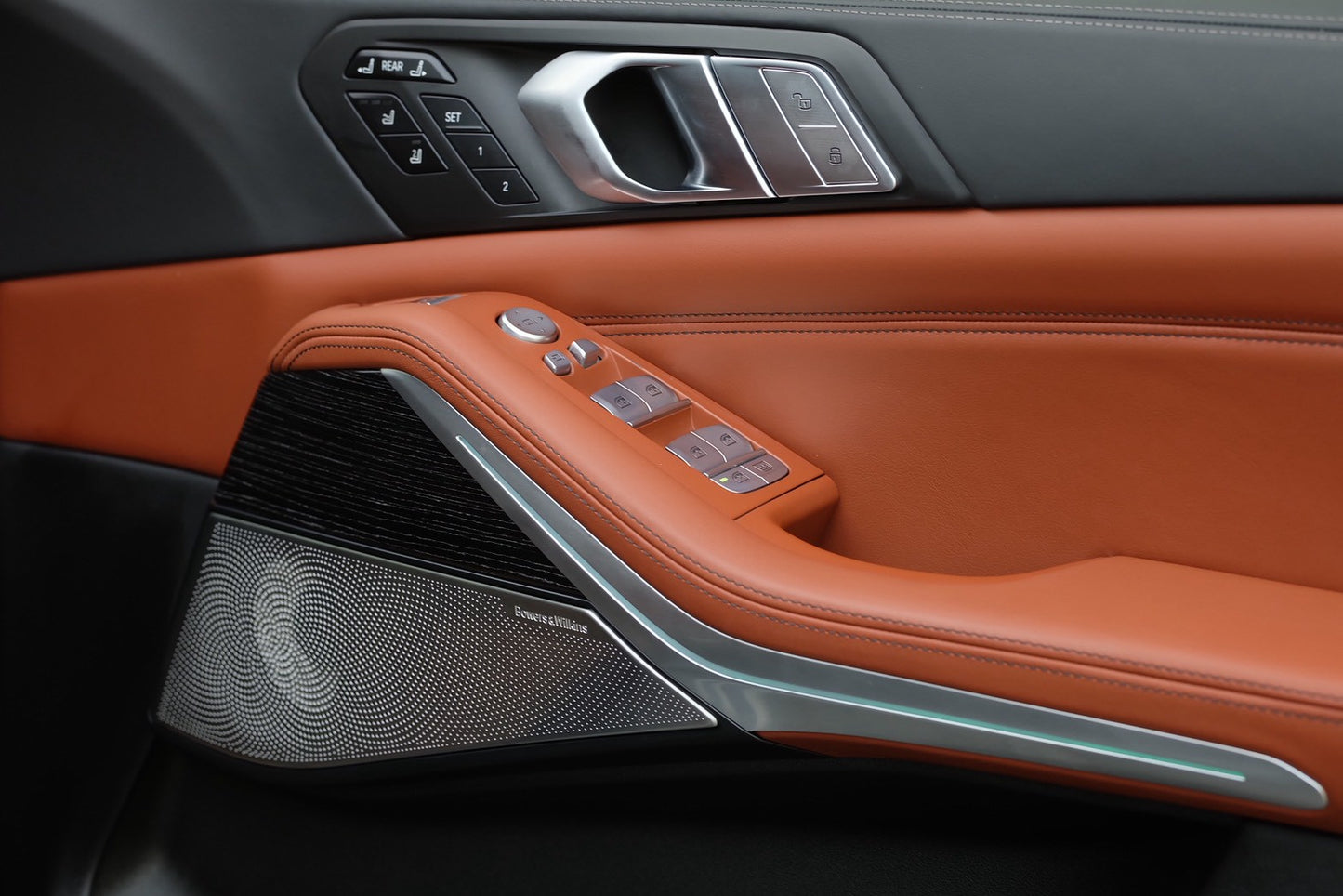 BMW X7 X-ドライブ 40d Mスポーツ