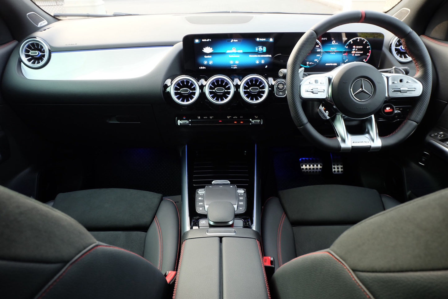 ベンツ GLA250AMG ダイナミック W156