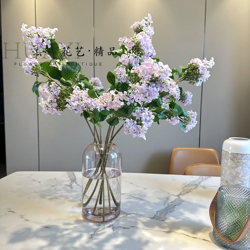 อลินดา ไลแล็ค พันลีเซียง ประดิษฐ์โบ