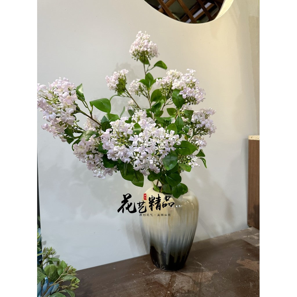 อลินดา ไลแล็ค พันลีเซียง ประดิษฐ์โบ