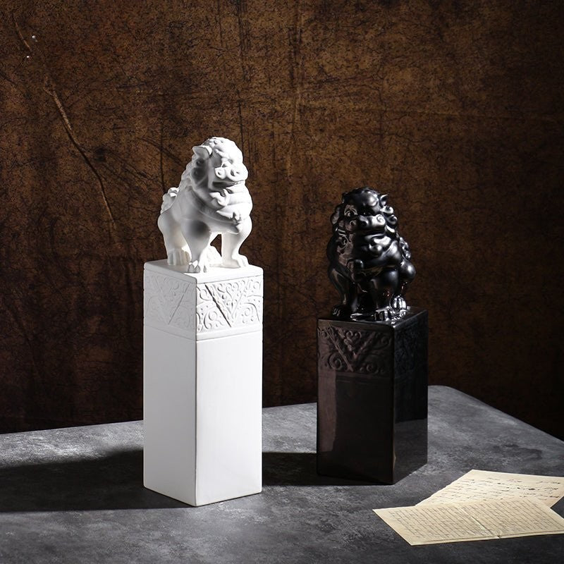 Alinda Luxury Chinese Style Ceramic Decor - Black and White Lion Figurines