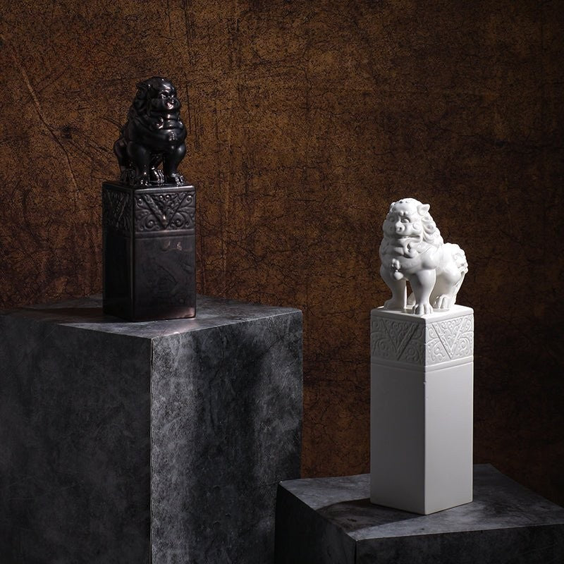 Alinda Luxury Chinese Style Ceramic Decor - Black and White Lion Figurines