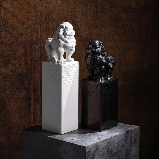 Alinda Luxury Chinese Style Ceramic Decor - Black and White Lion Figurines